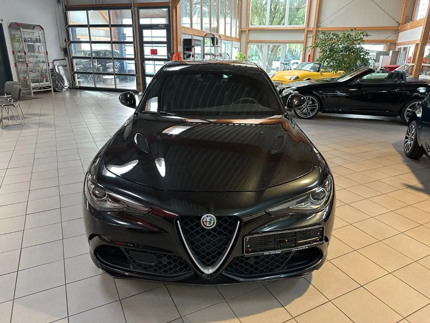 Alfa Romeo Giulia Limousine in Schwarz gebraucht in Geesthacht für