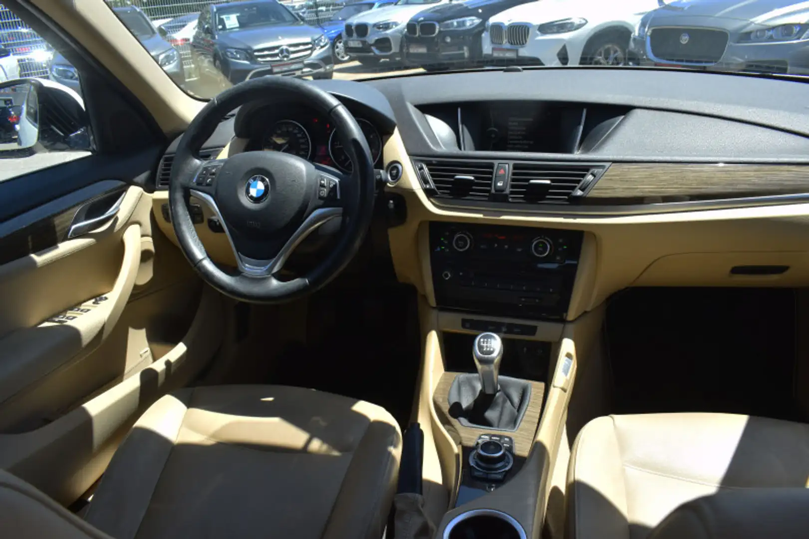 BMW X1 (E84) XDRIVE18DA 143CH LOUNGE PLUS Blanc - 2