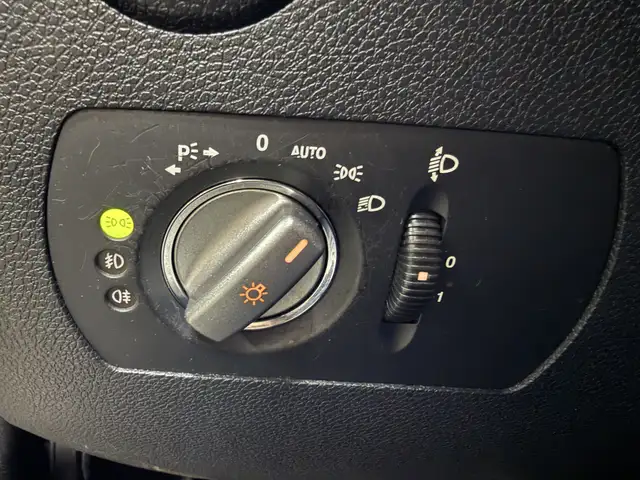 Mercedes-Benz SLK view 23