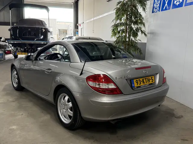 Mercedes-Benz SLK view 6