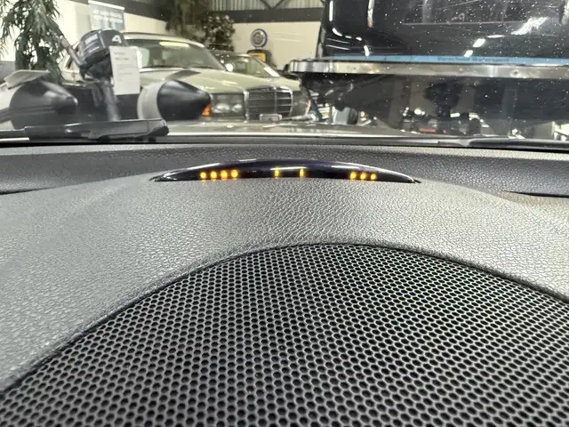 Mercedes-Benz SLK view 21
