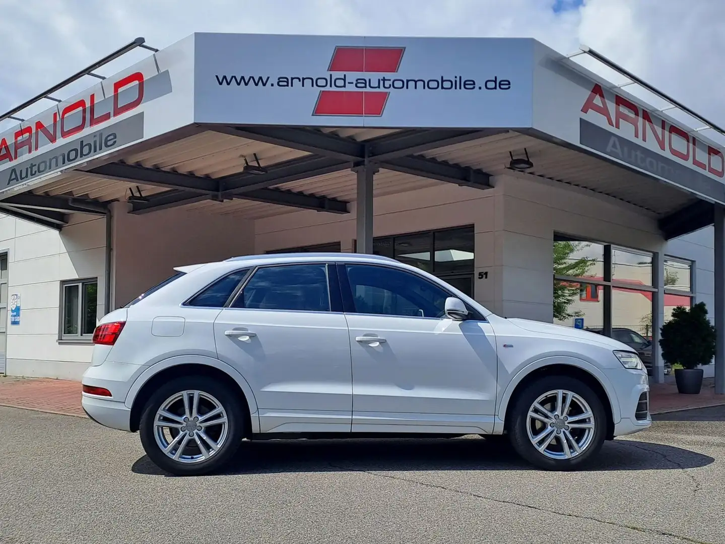 Audi Q3 2.0 TDI quattro S tronic sport S line Weiß - 2