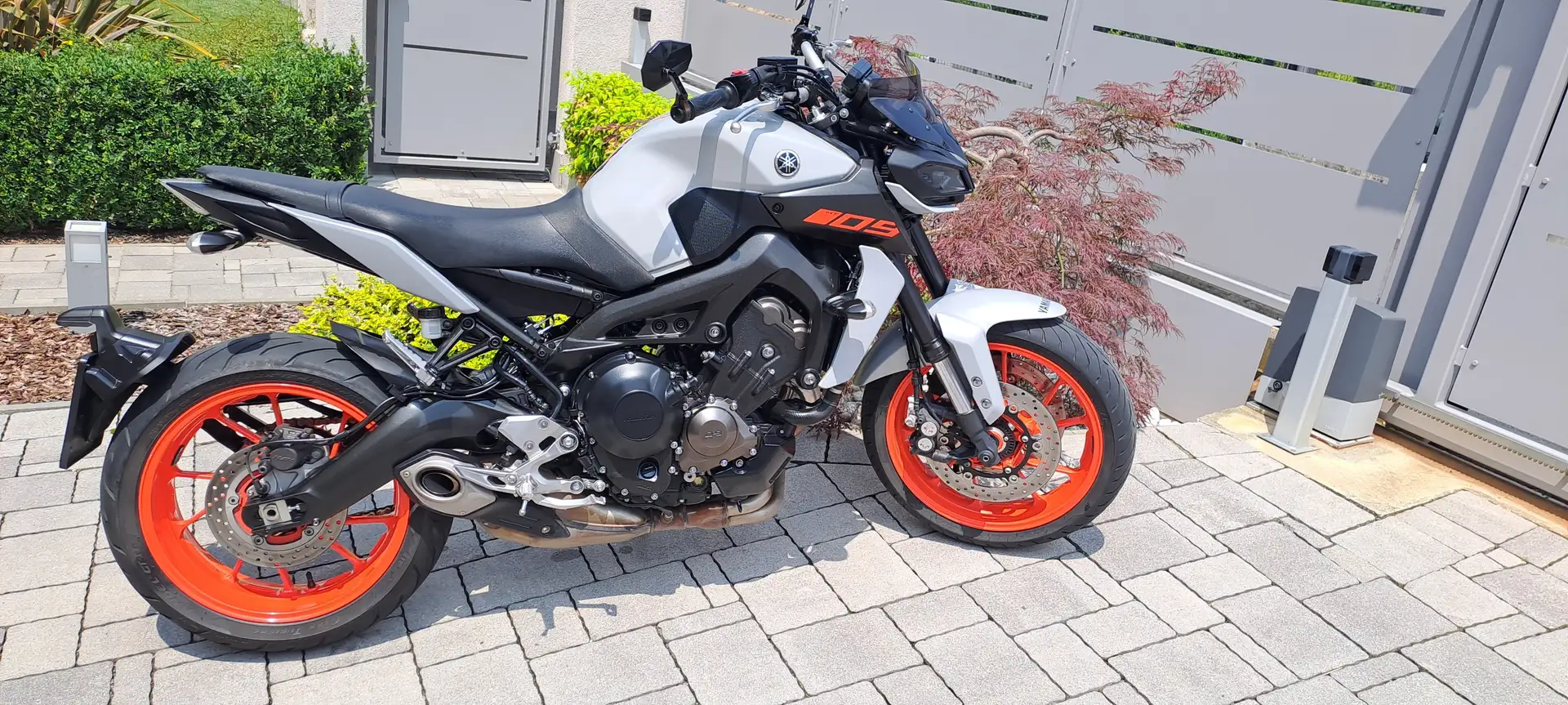 Yamaha MT-09 Standard Blanc - 2