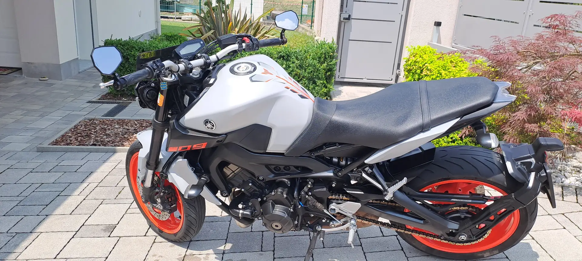 Yamaha MT-09 Standard Blanc - 1