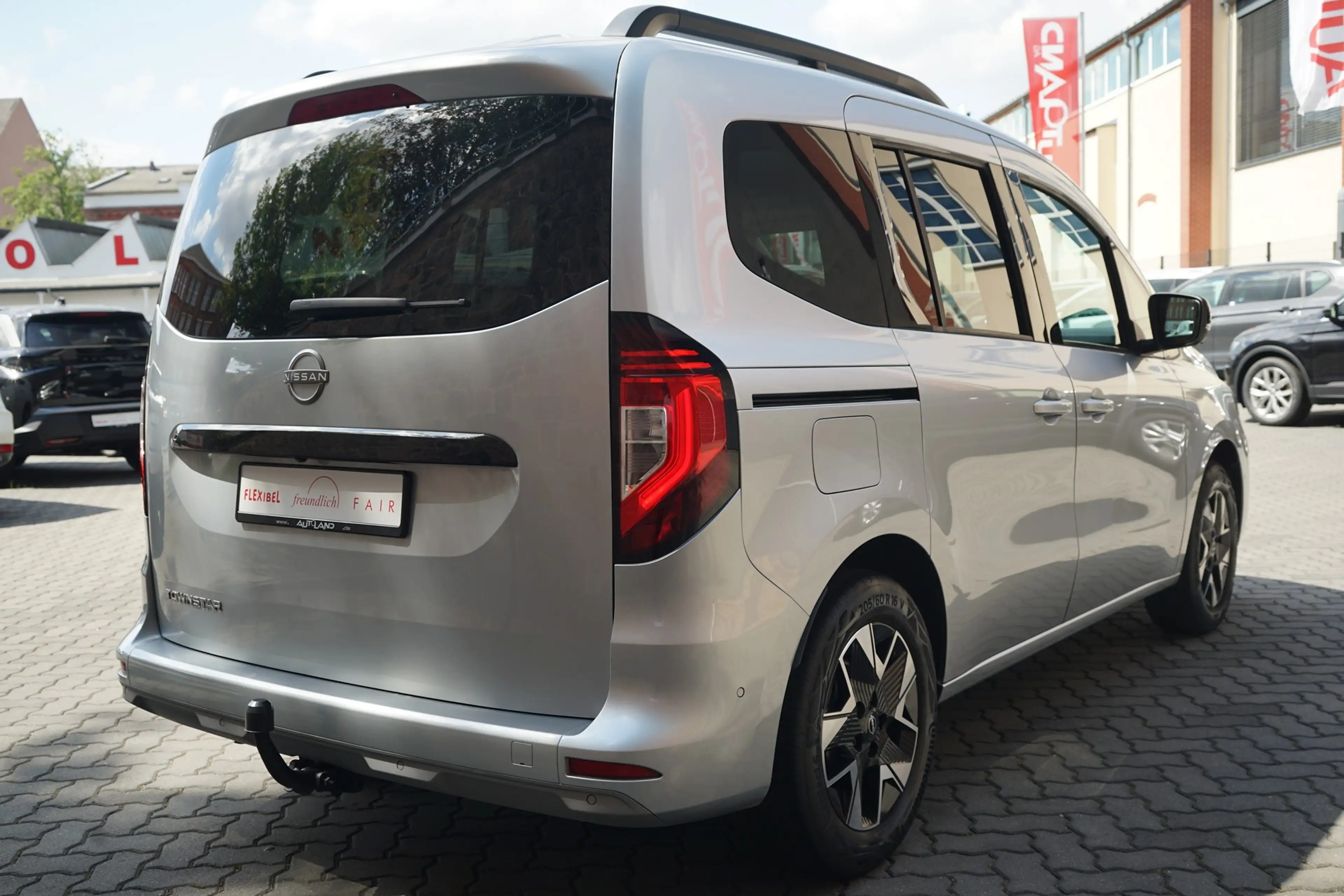 Nissan Townstar Kombi 1.3 L1 Tekna LED Navi AHK 360° — photo 6
