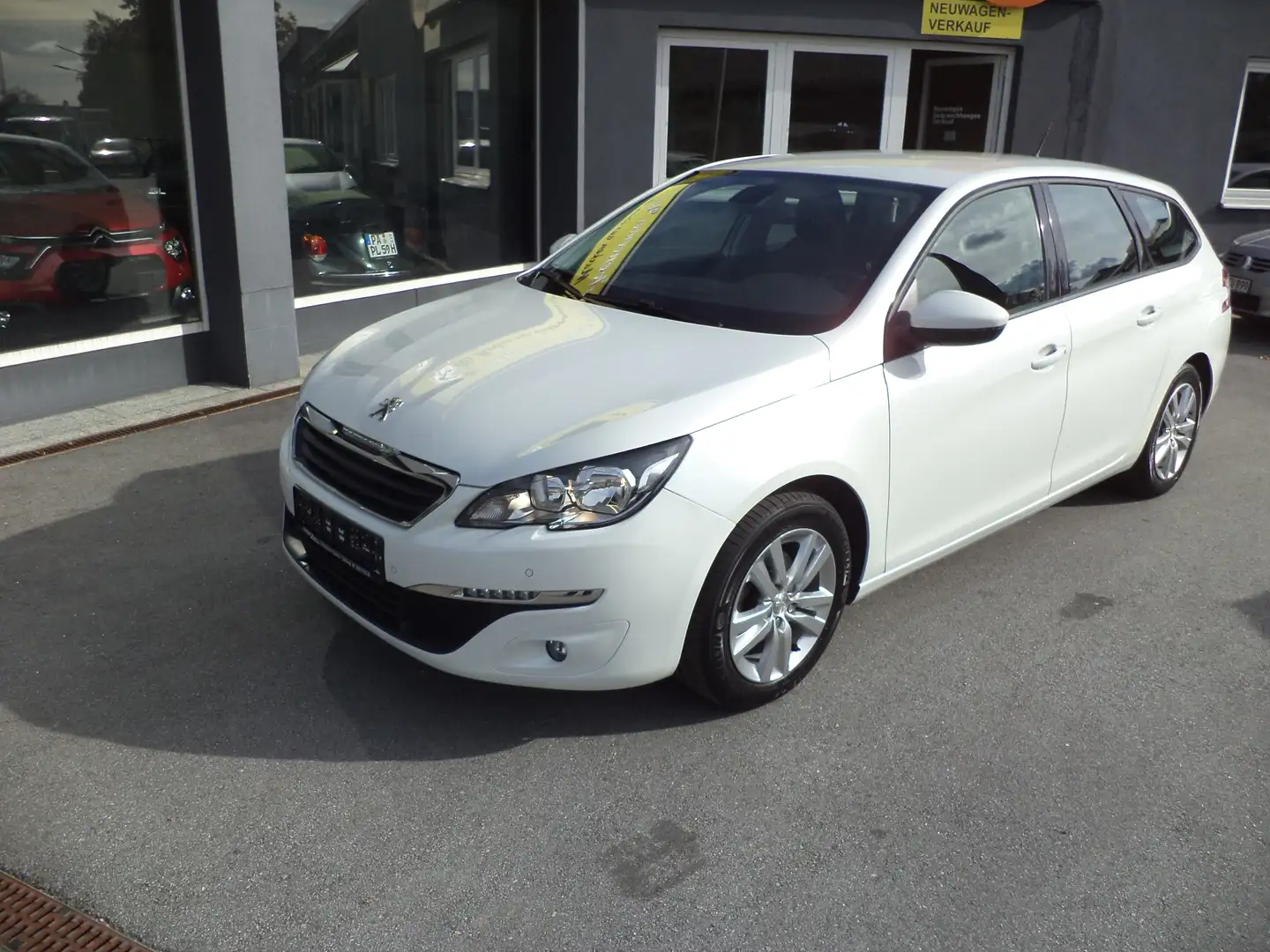 Peugeot 308 Active Weiß - 1