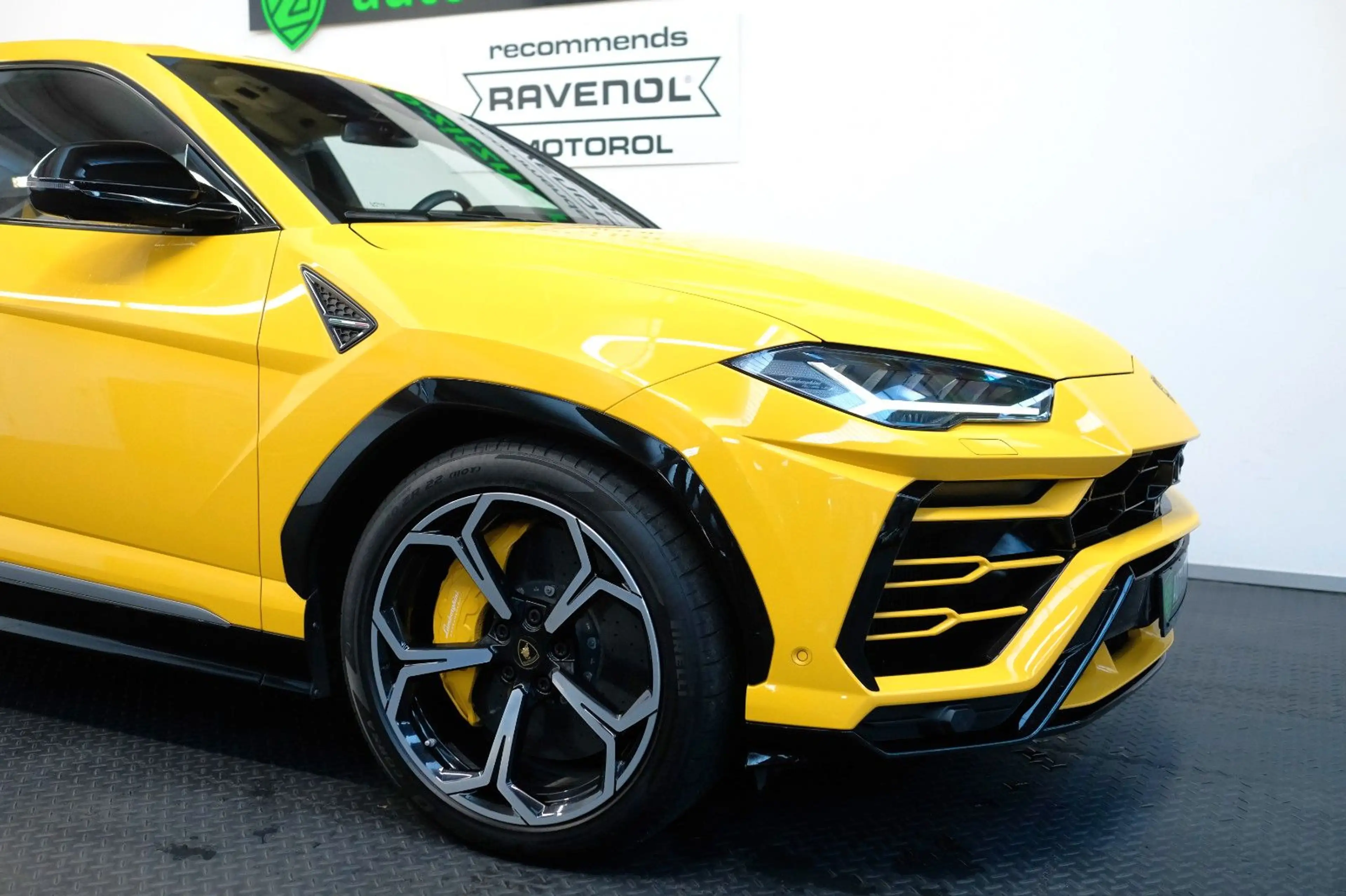 Lamborghini Urus /B&O/NIGHT/ADAS/Q-CITURA/STYLE/STERNENHIMMEL — photo 4
