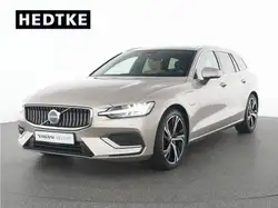 Volvo V60 T8 AWD Ultimate Bright B&W SOUND*AHK*MASSAGE