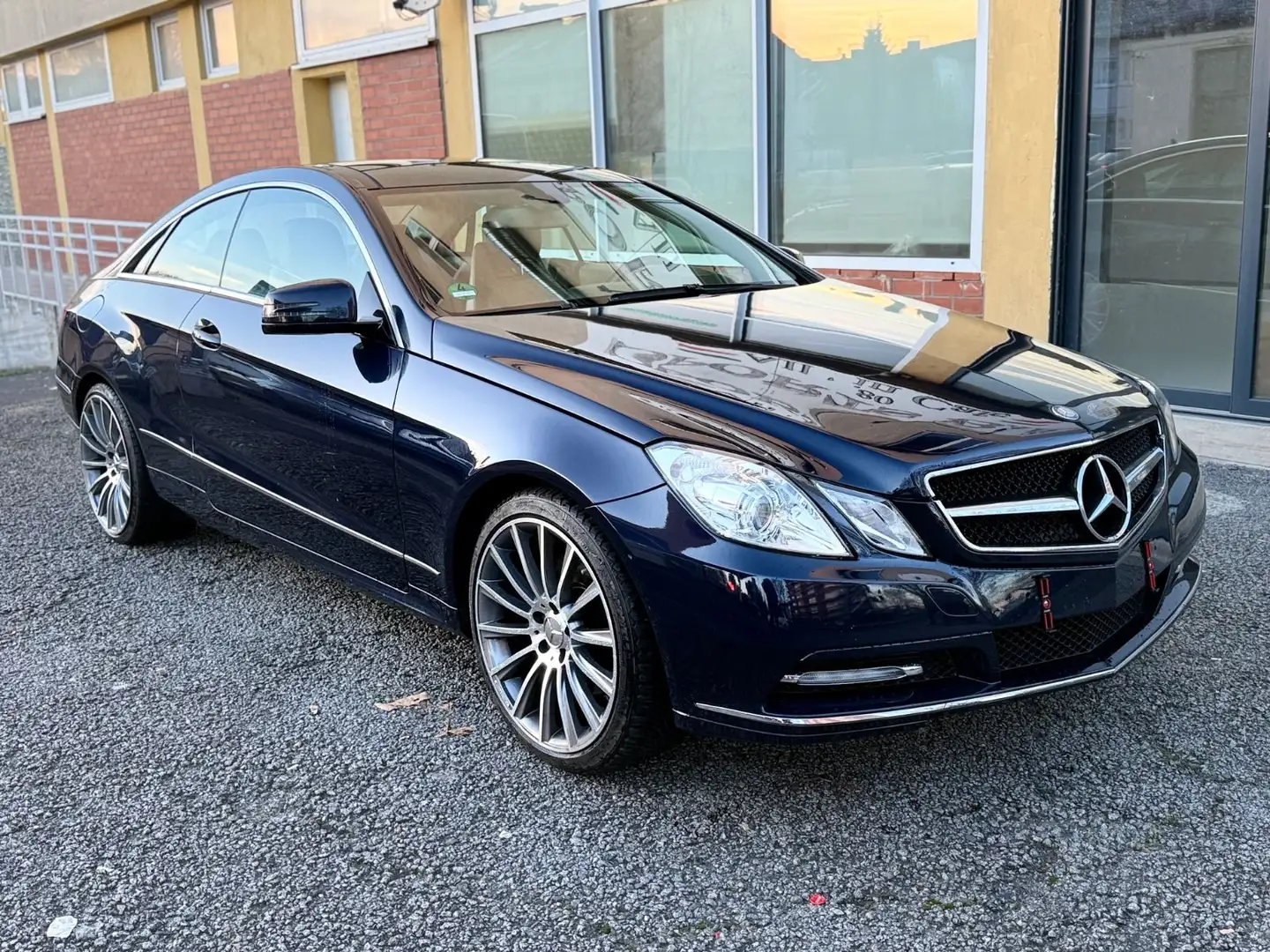 Mercedes-Benz E 350 Coupé BlueEFFICIENCY ELEGANCE Bleu - 1