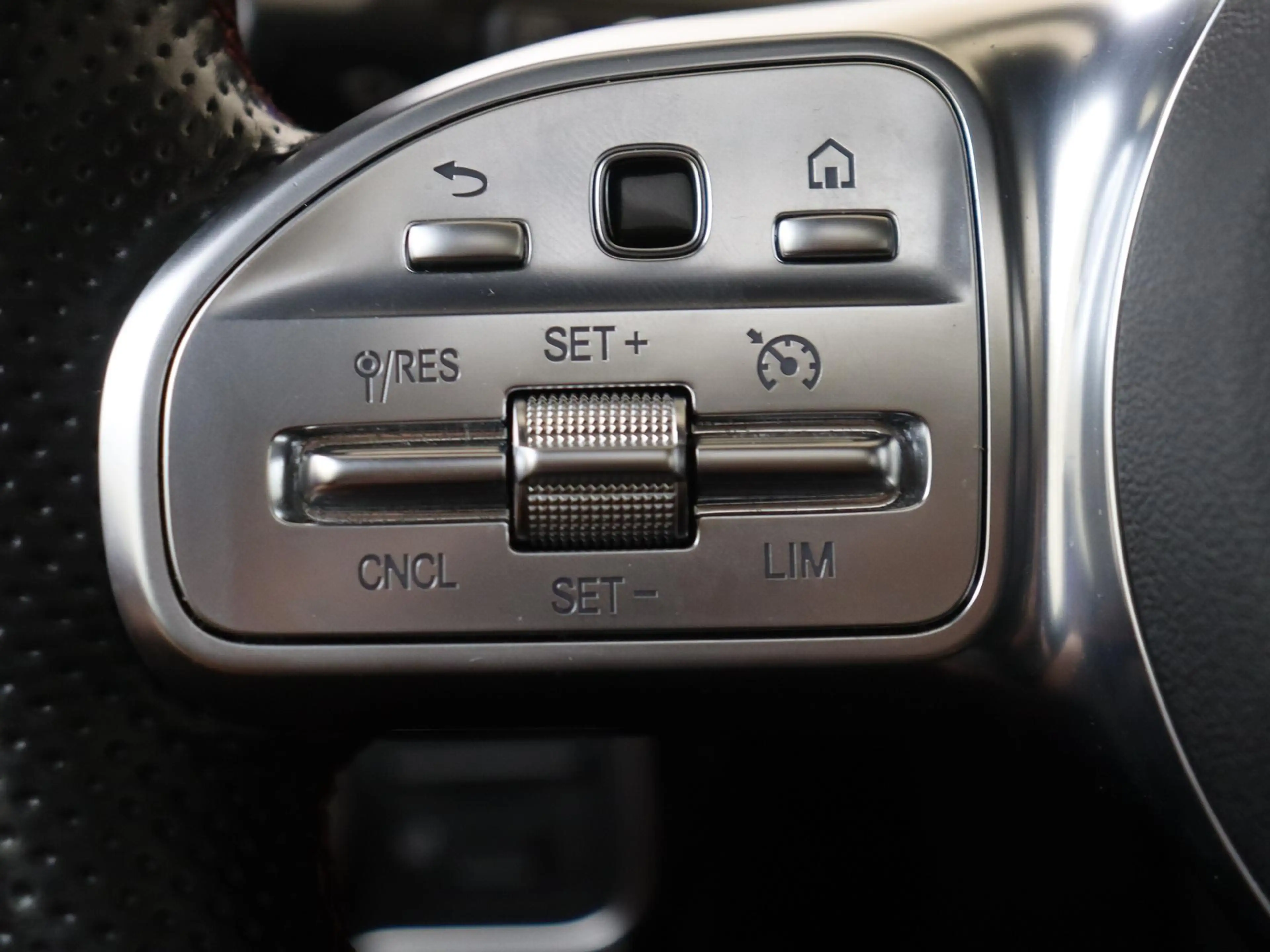 Mercedes-Benz A 250 e Business Solution AMG Limited / Panoramadak/ Nig — photo 12