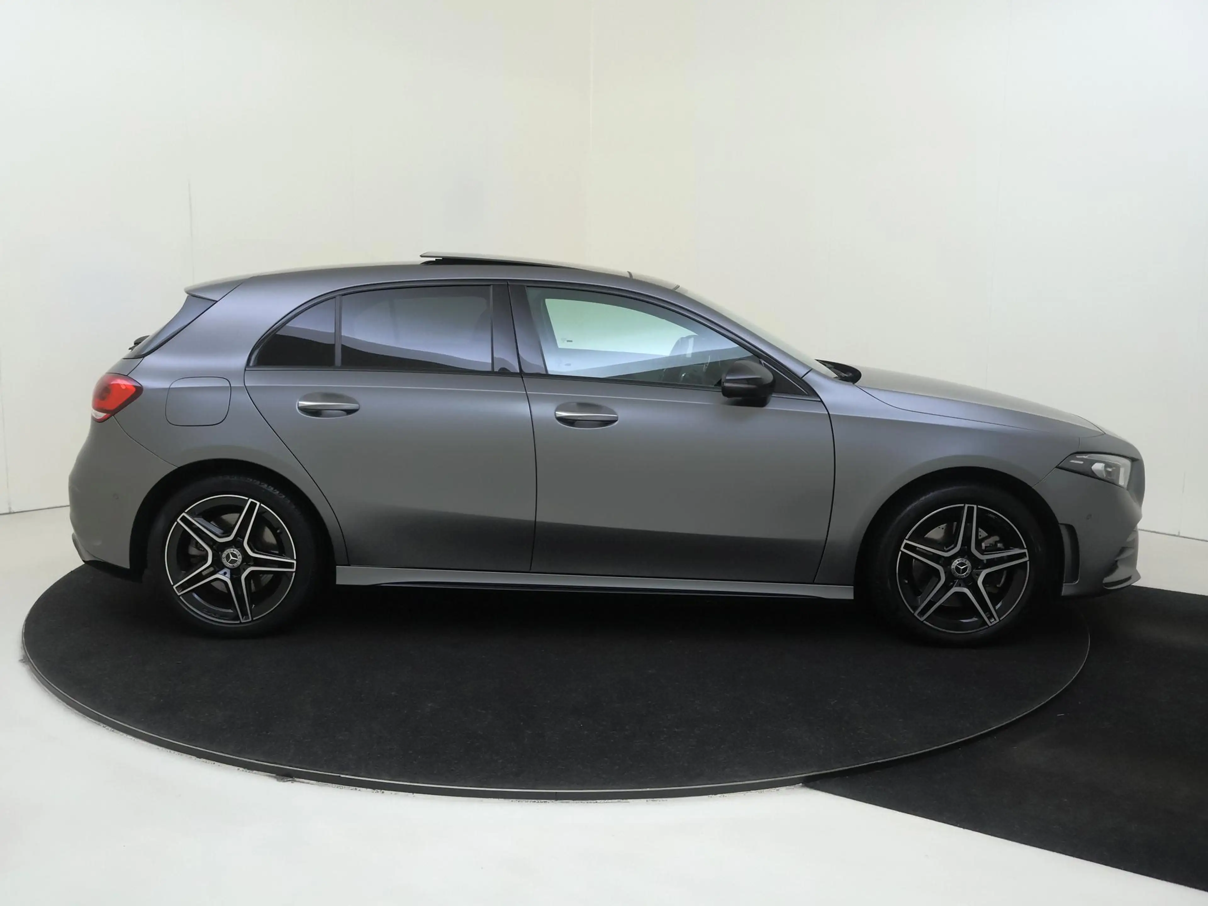 Mercedes-Benz A 250 e Business Solution AMG Limited / Panoramadak/ Nig — photo 9
