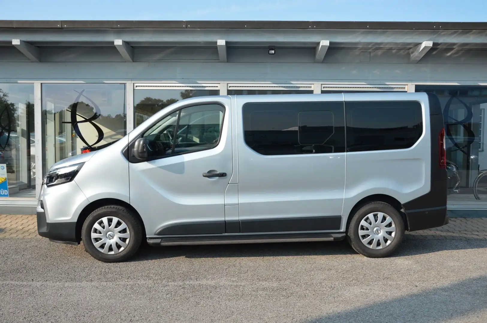 Nissan NV300 Kombi L1H1 2,8t N-CONNECTA*9-SITZE*AHK*CAM Srebrny - 2