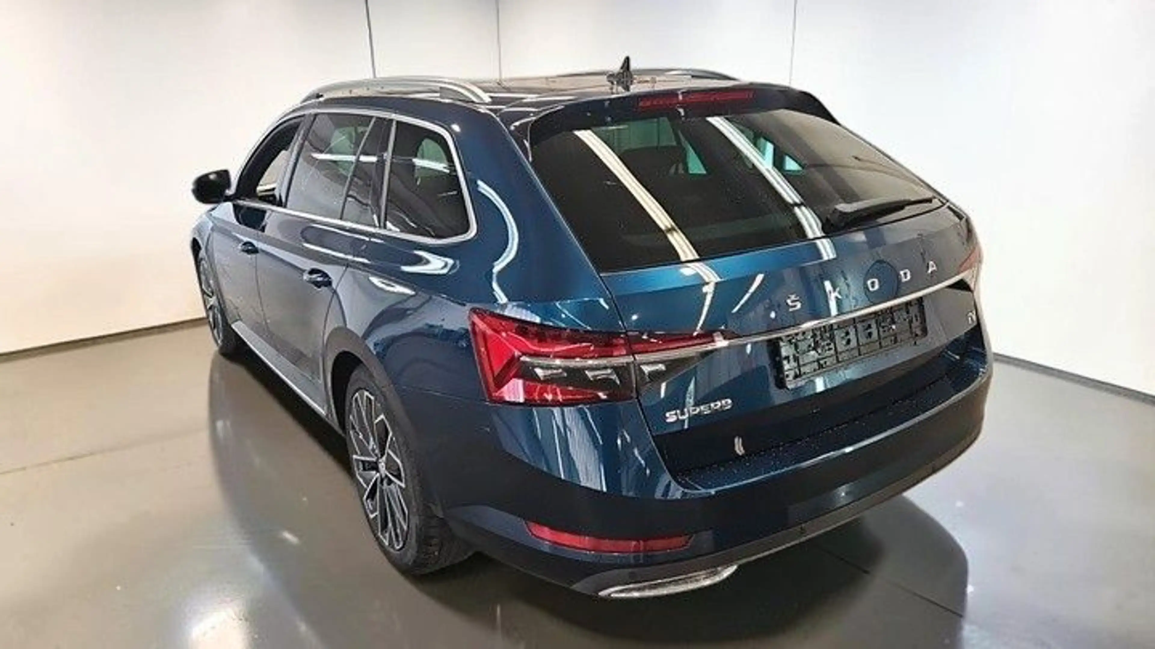 Skoda Superb Combi L&K iV*ACC*PANO*AHK*CANTON — photo 5