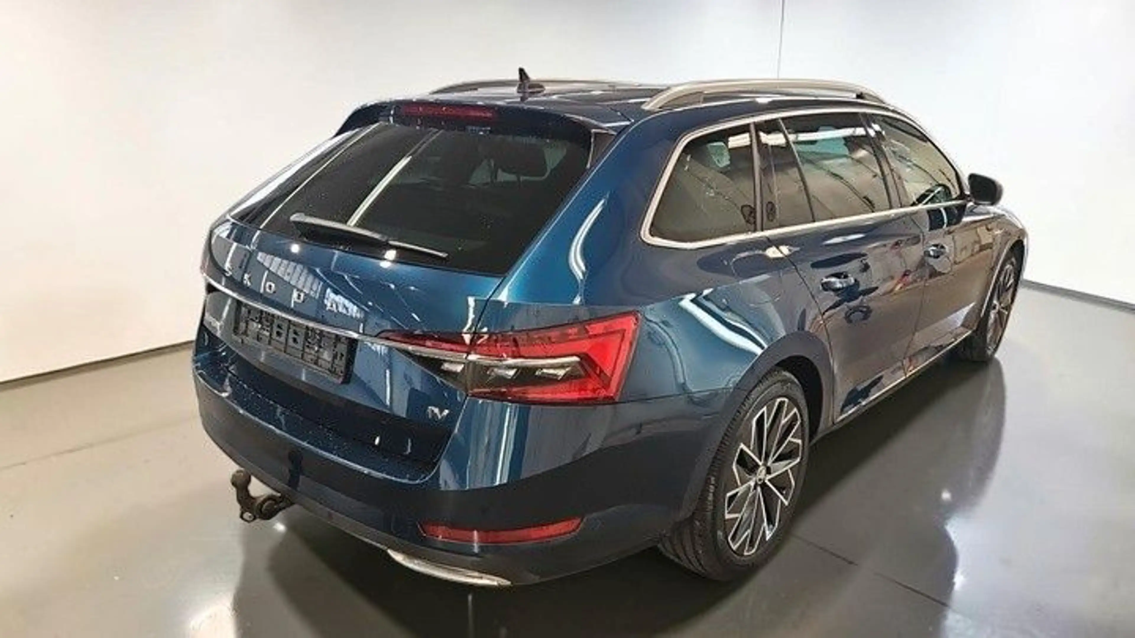 Skoda Superb Combi L&K iV*ACC*PANO*AHK*CANTON — photo 4