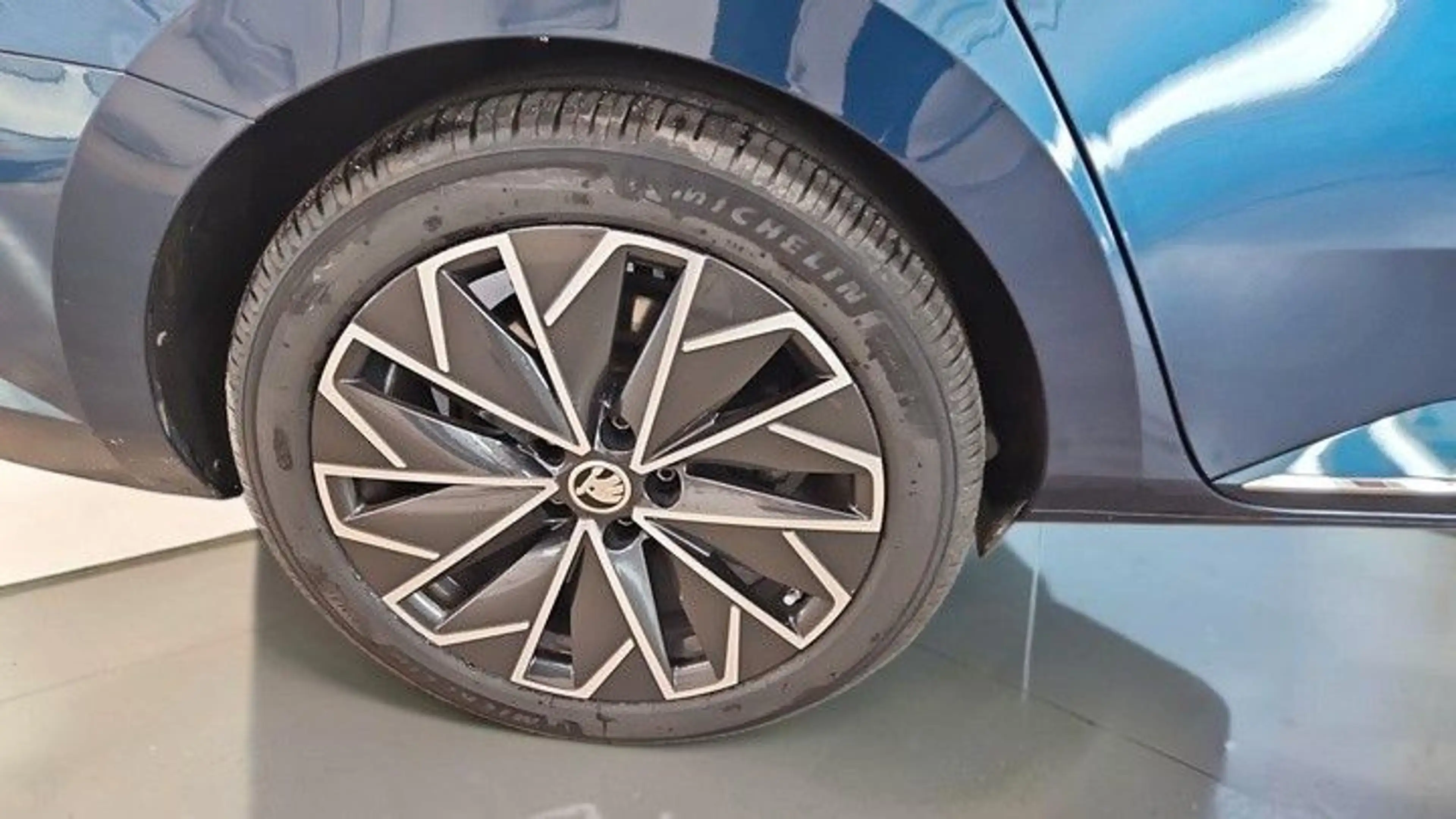 Skoda Superb Combi L&K iV*ACC*PANO*AHK*CANTON — photo 3