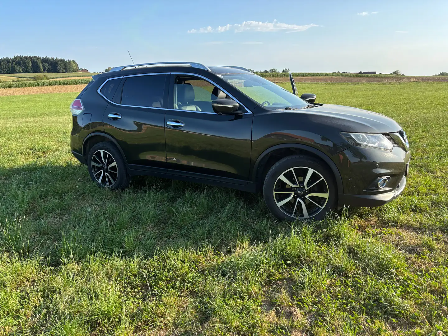 Nissan X-Trail X-TRAIL 1,6dCi Tekna ALL-MODE 4x4i Tekna Grün - 2