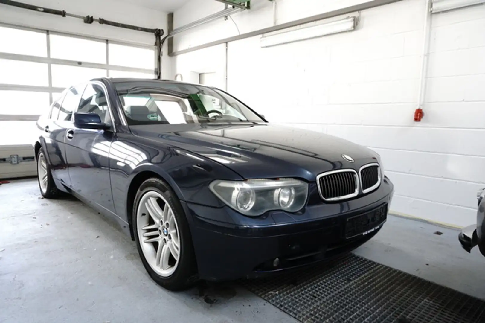 BMW 745 745i Motor läuft - sonst verschlissen - Blau - 1