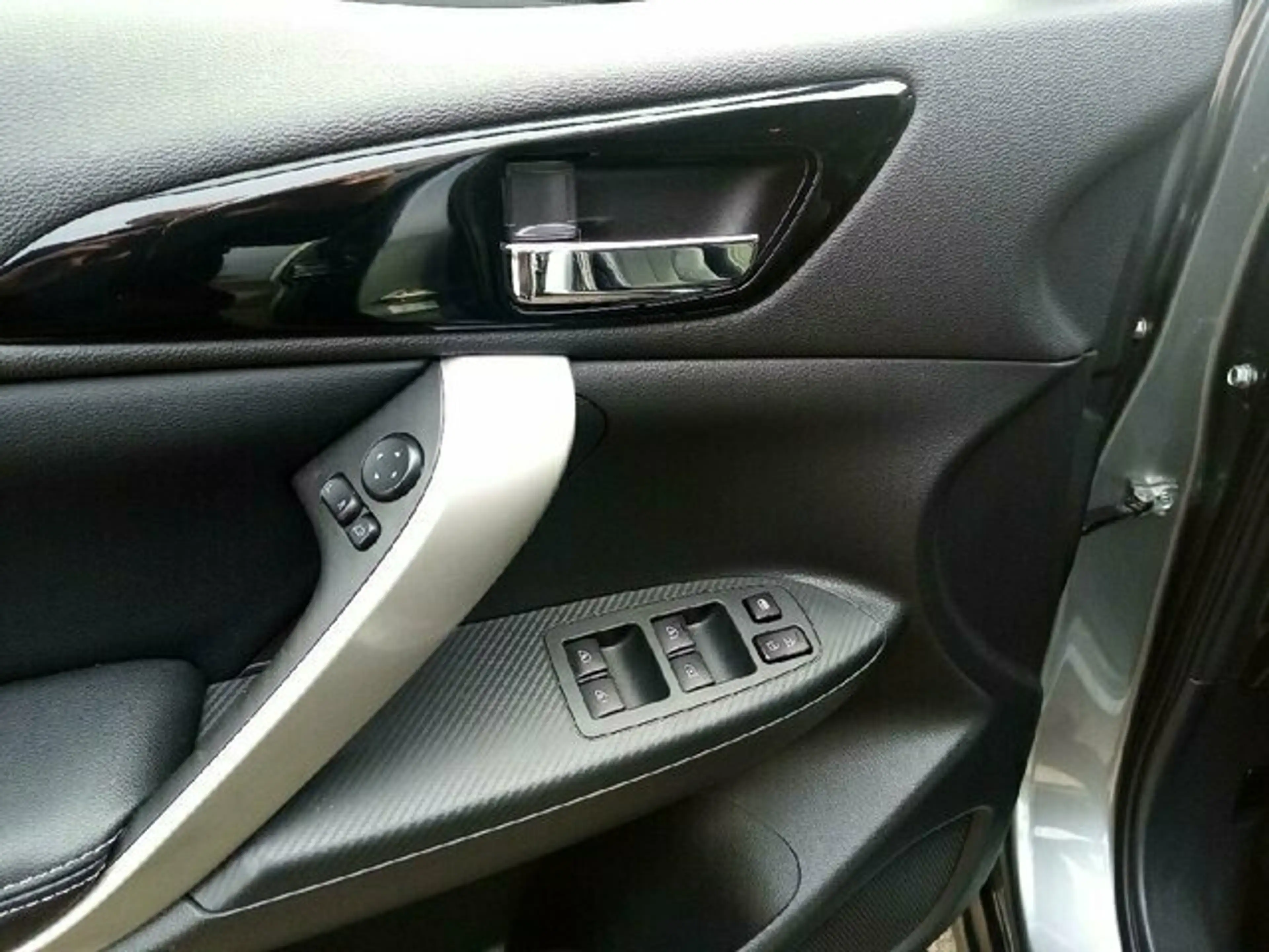 Mitsubishi Eclipse Cross Plus Select Hybrid 4WD — photo 6