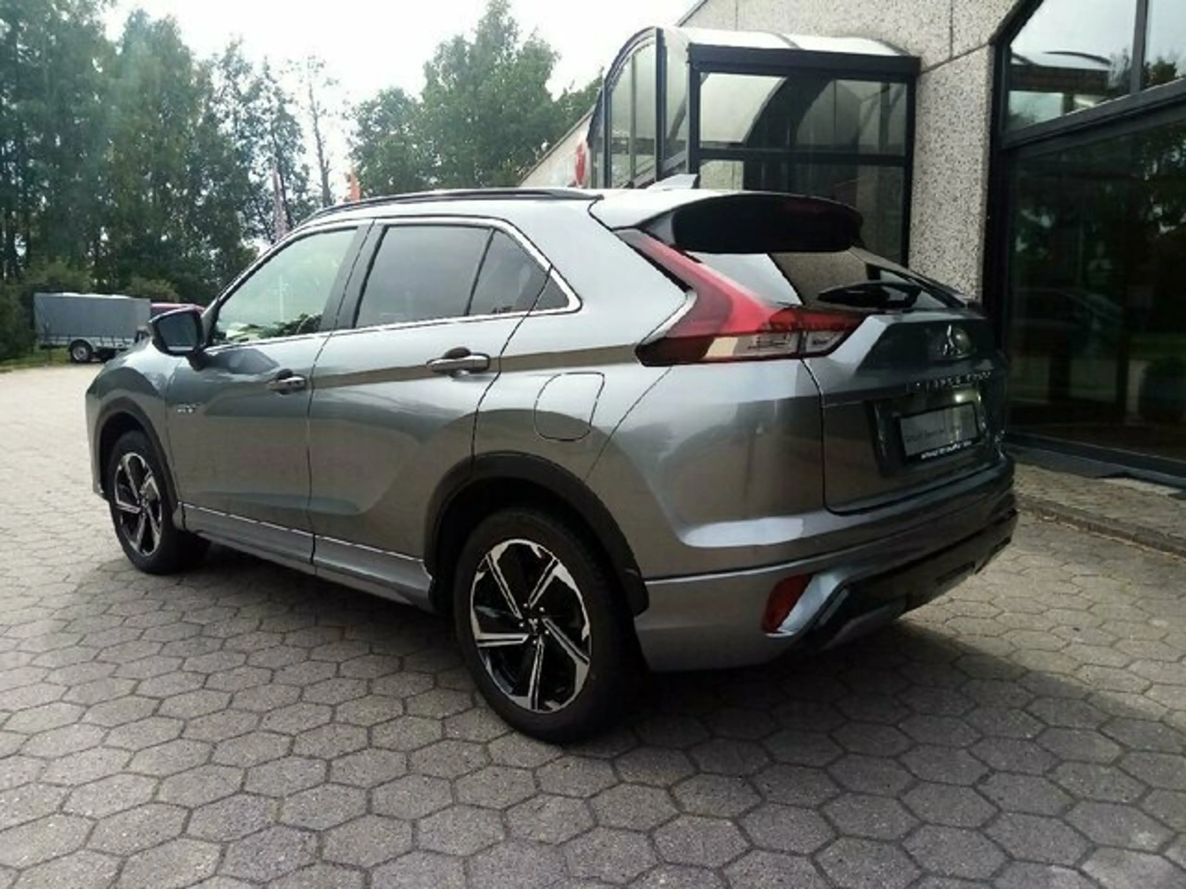 Mitsubishi Eclipse Cross Plus Select Hybrid 4WD — photo 3