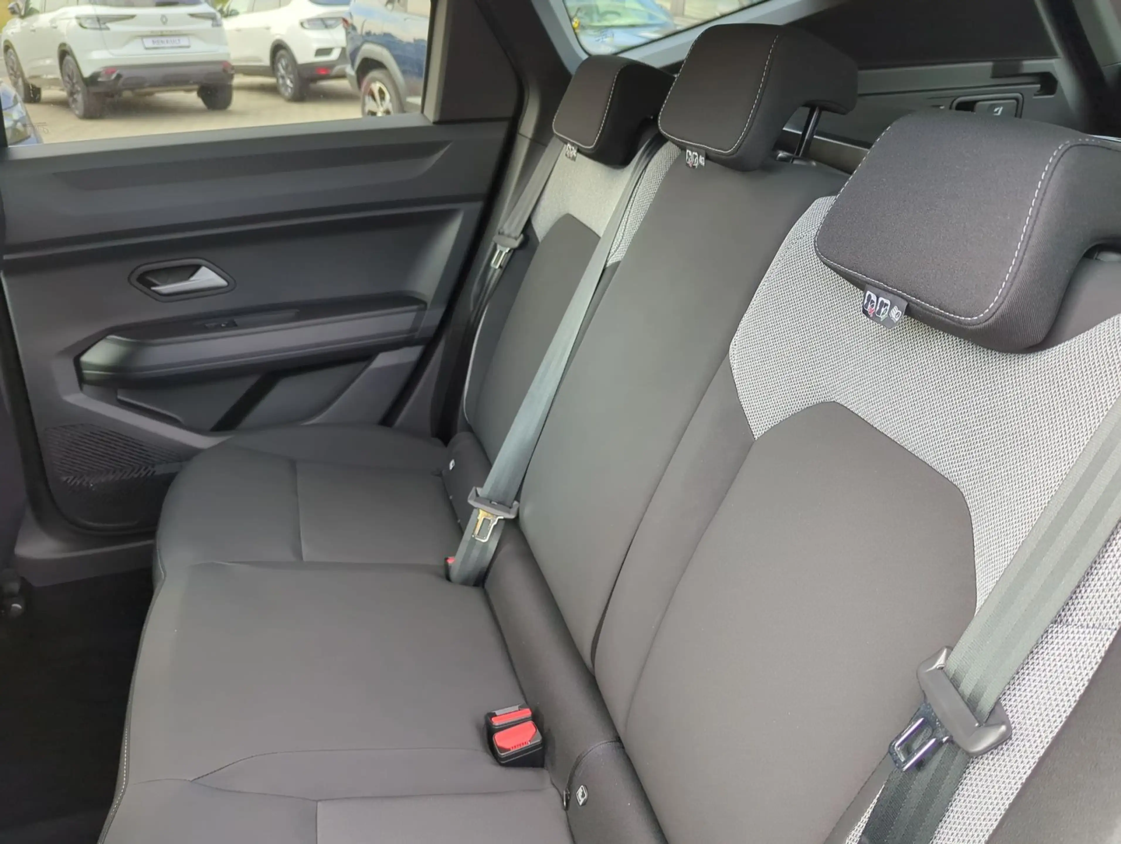 Dacia Bigster 1.8 E-TECH Hybrid 155 Journey — photo 13