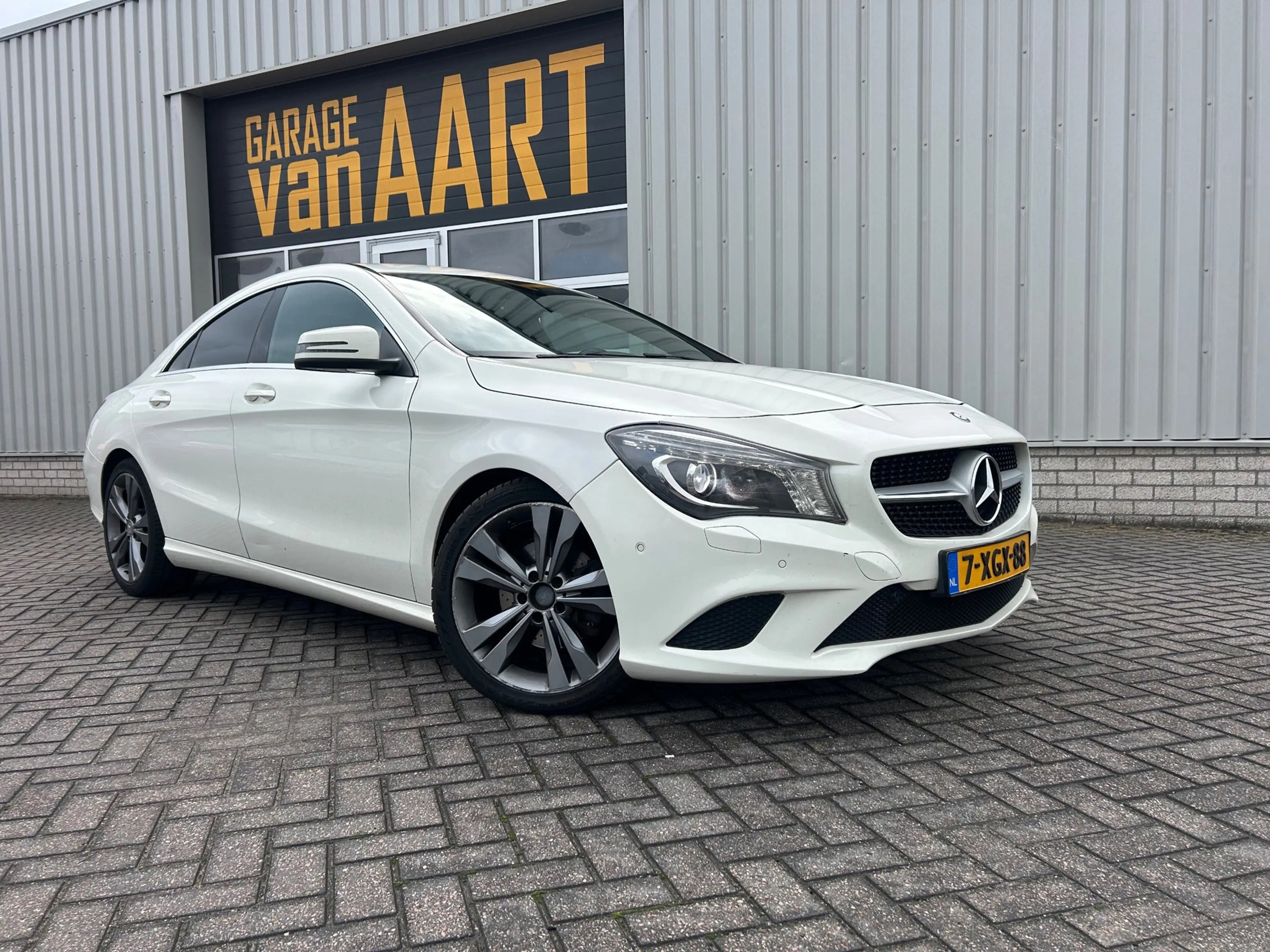 Mercedes-Benz CLA 200 Edition 1 | XENON | STOELVERW | AUTOMAAT |