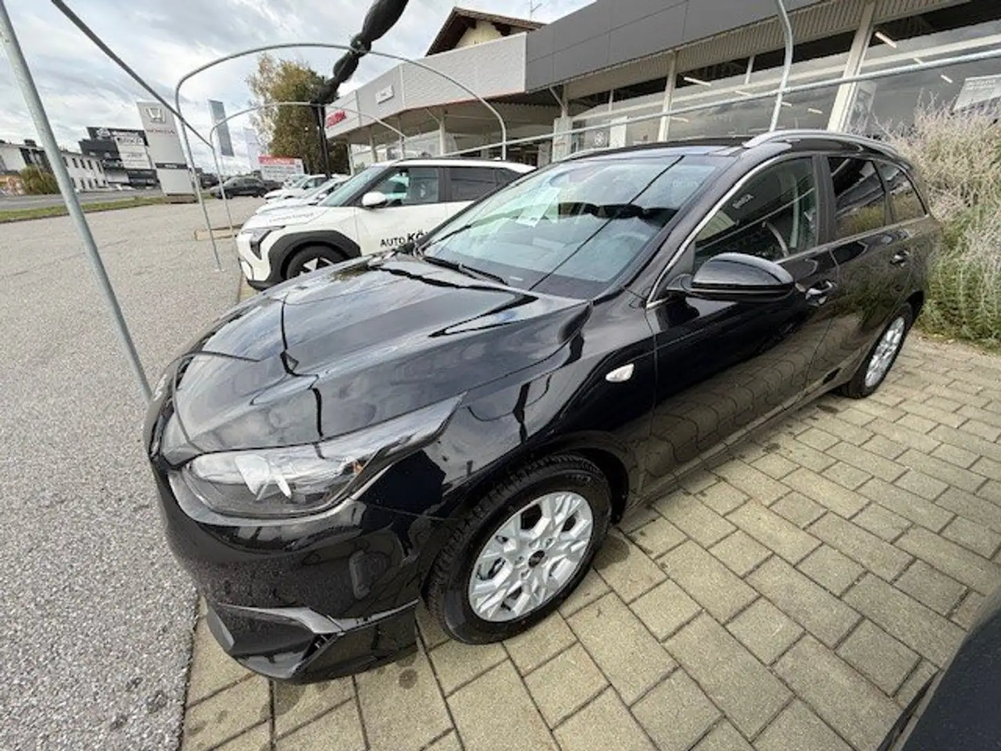 Kia Ceed SW / cee'd SW 1,5 TGDI Silber Schwarz - 1
