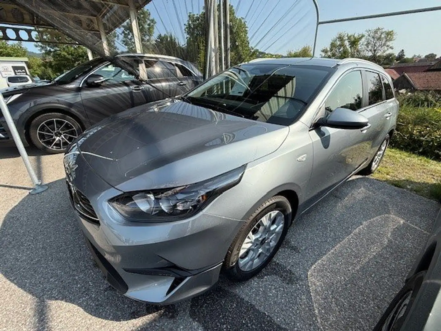 Kia Ceed SW / cee'd SW 1,5 TGDI Silber Negro - 1