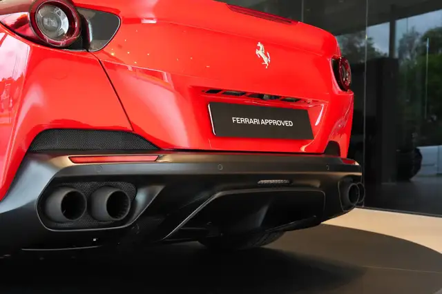 Ferrari Portofino view 10