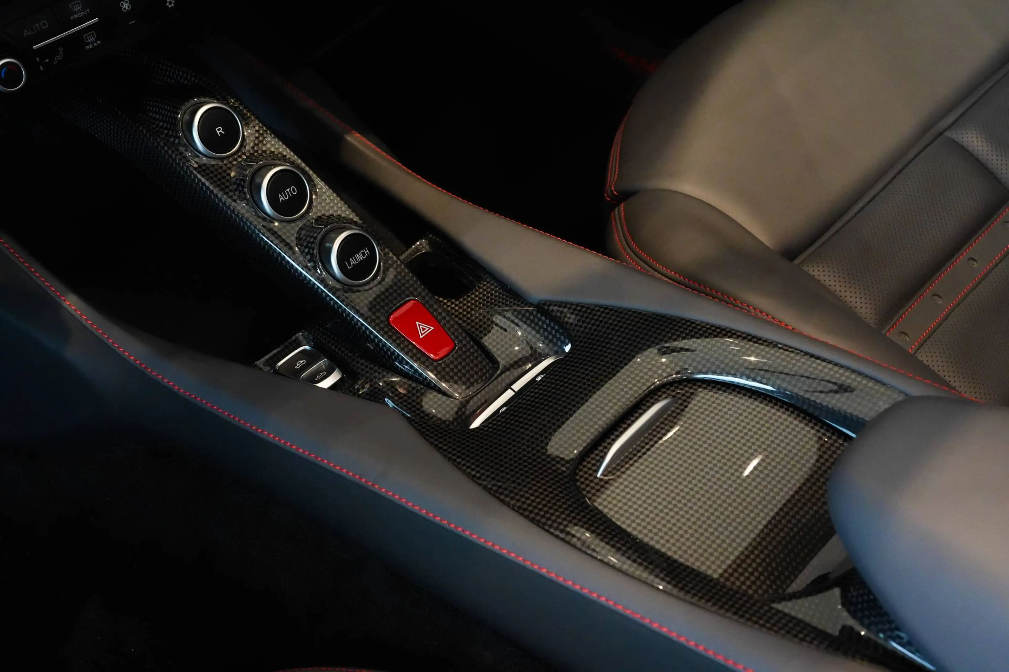 Ferrari Portofino Bicolor Roof | Full Carbon | Passenger Display — photo 18