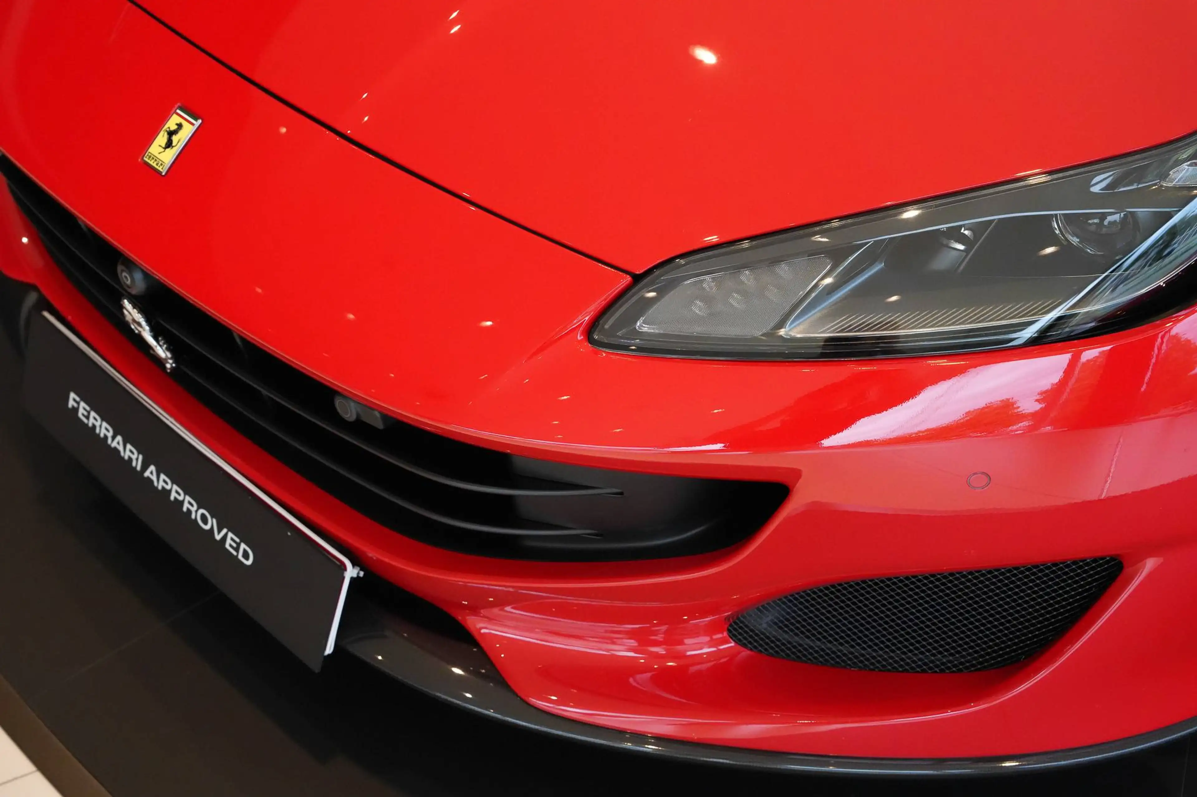 Ferrari Portofino Bicolor Roof | Full Carbon | Passenger Display — photo 13