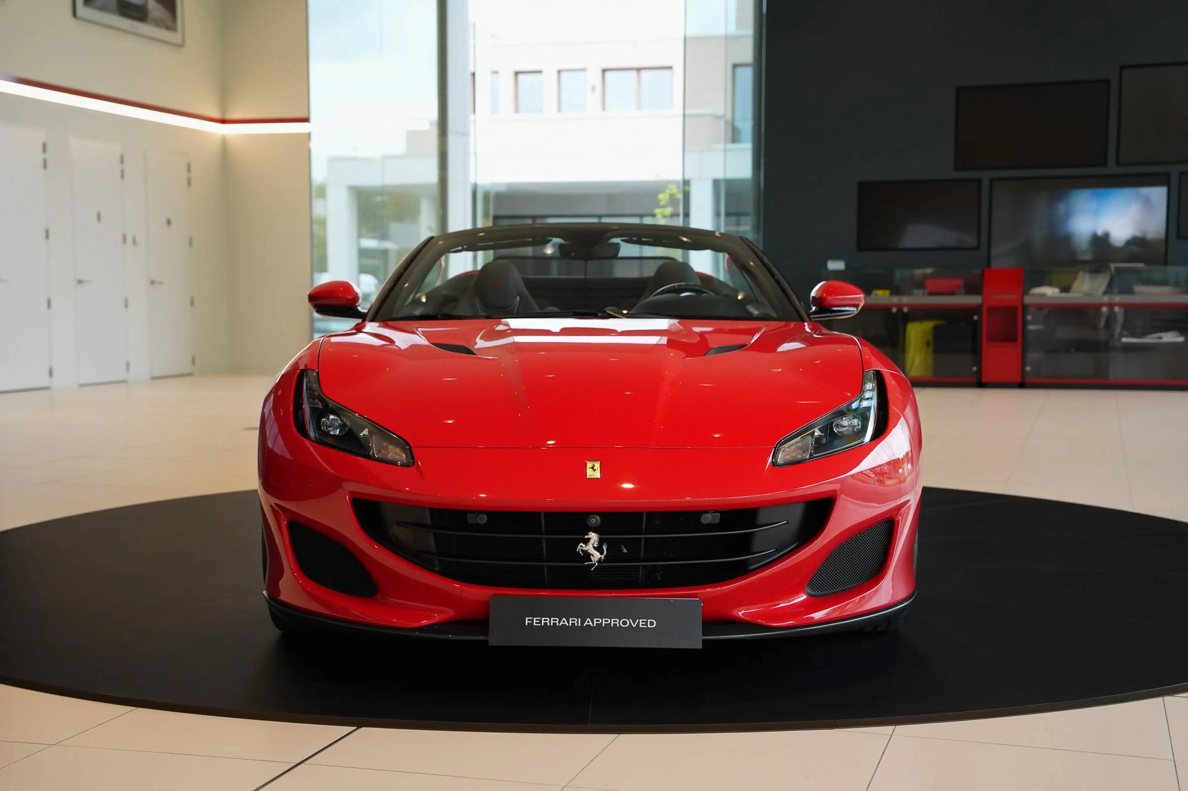 Ferrari Portofino Bicolor Roof | Full Carbon | Passenger Display — photo 2