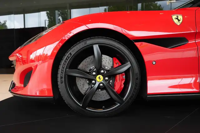 Ferrari Portofino view 15
