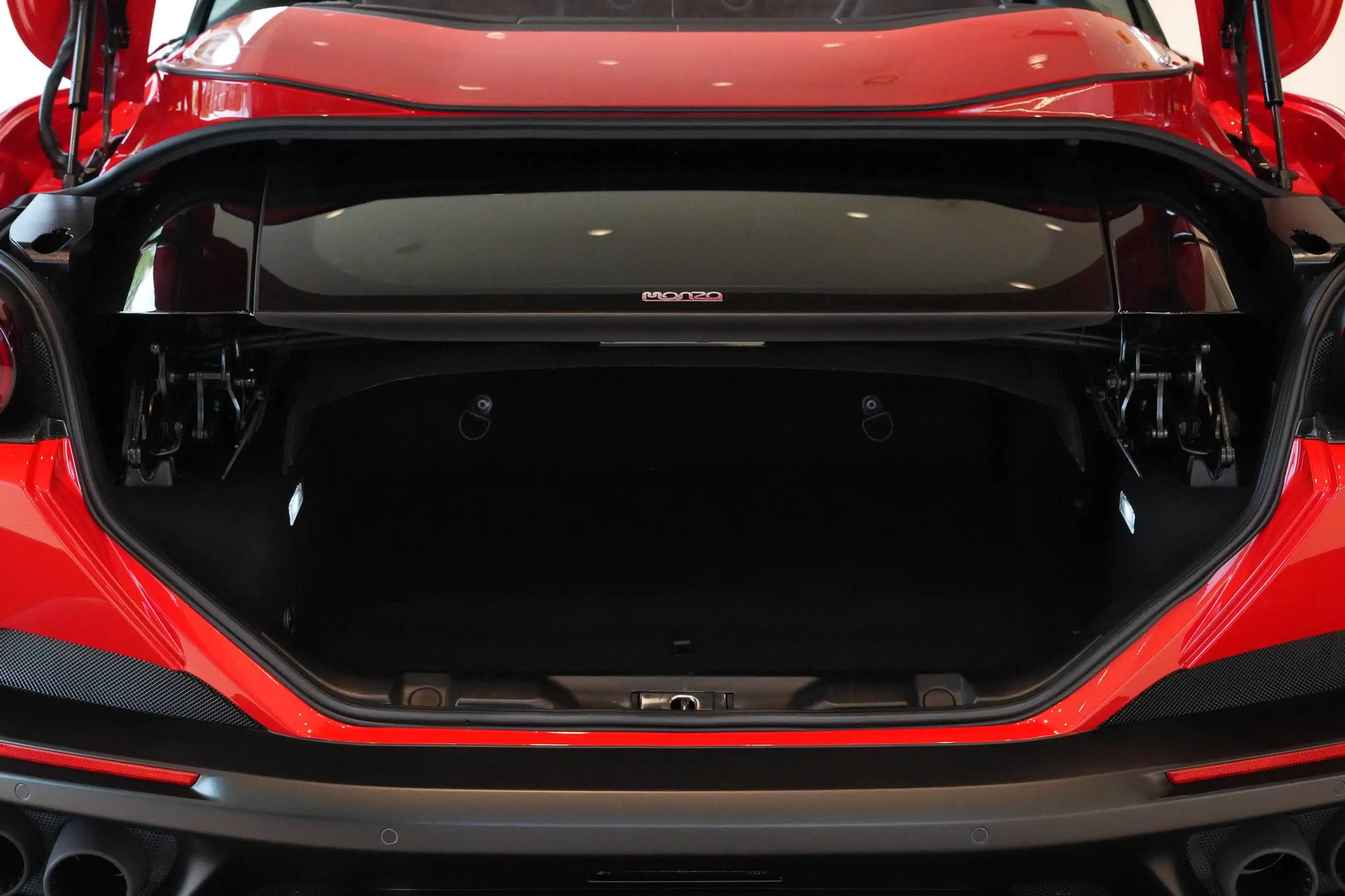 Ferrari Portofino Bicolor Roof | Full Carbon | Passenger Display — photo 24