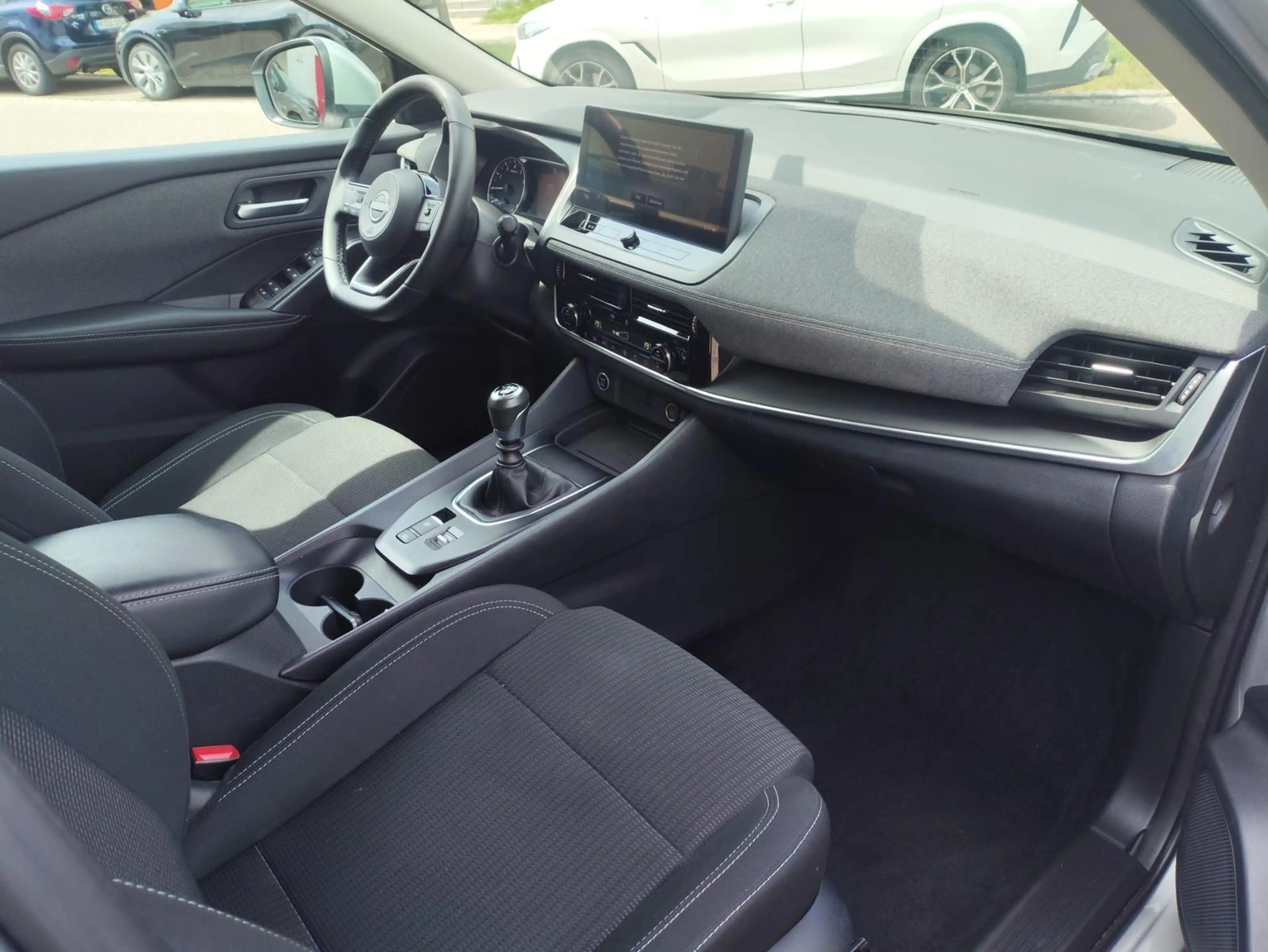 Nissan Qashqai 1.3 DIG-T Acenta Navi Beh. Front 360° SHZ — photo 9