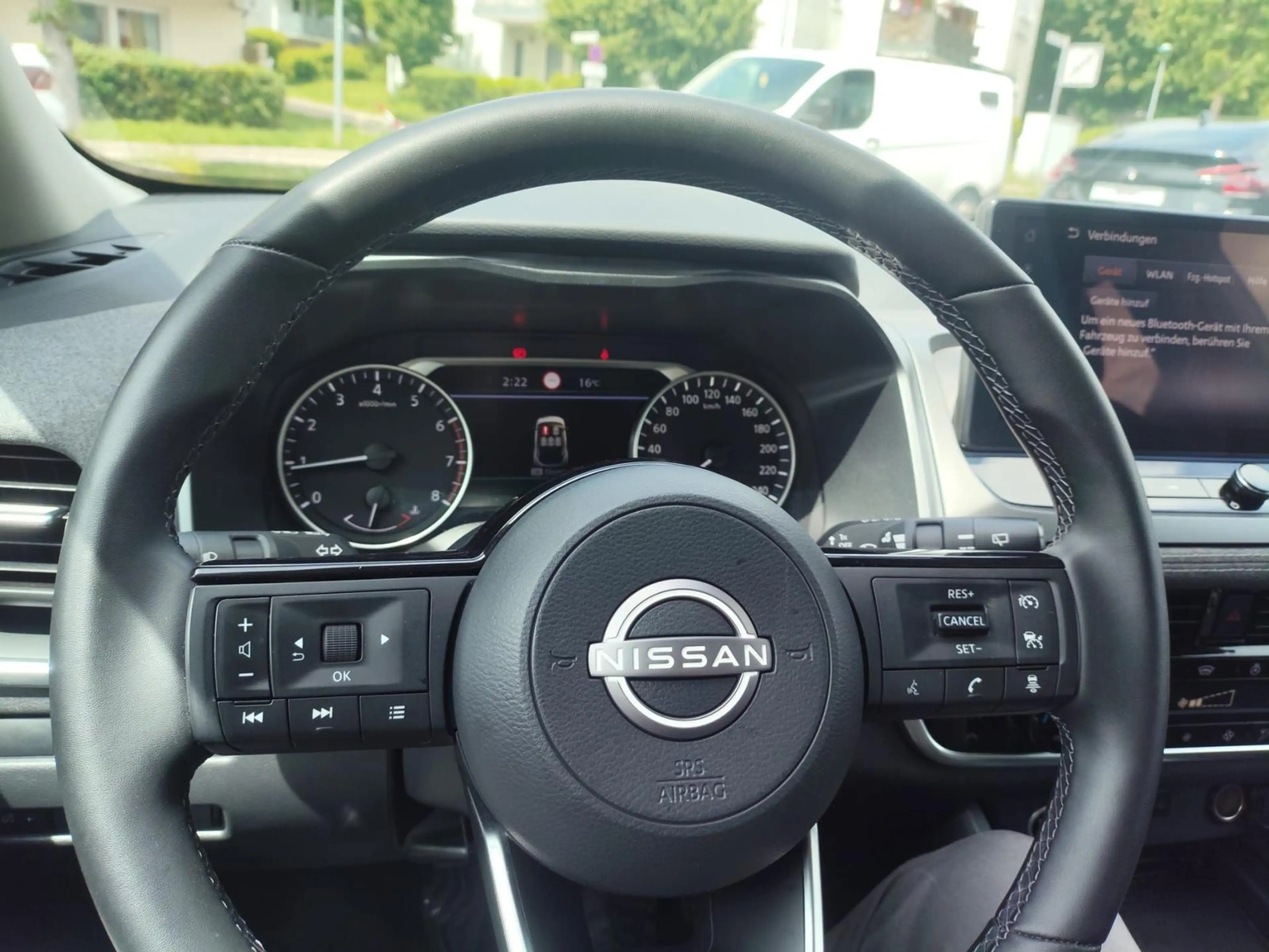 Nissan Qashqai 1.3 DIG-T Acenta Navi Beh. Front 360° SHZ — photo 14
