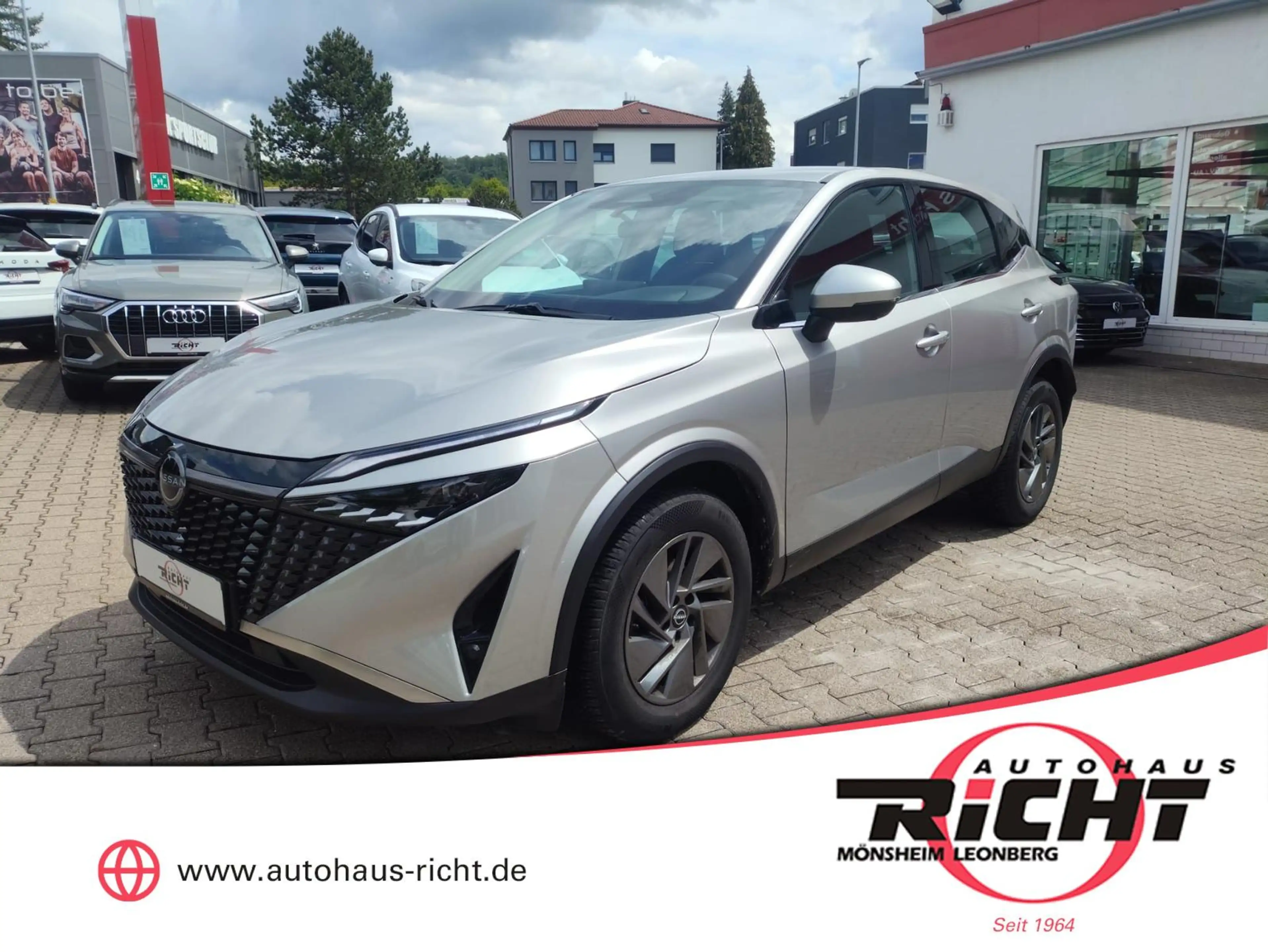 Nissan Qashqai 1.3 DIG-T Acenta Navi Beh. Front 360° SHZ