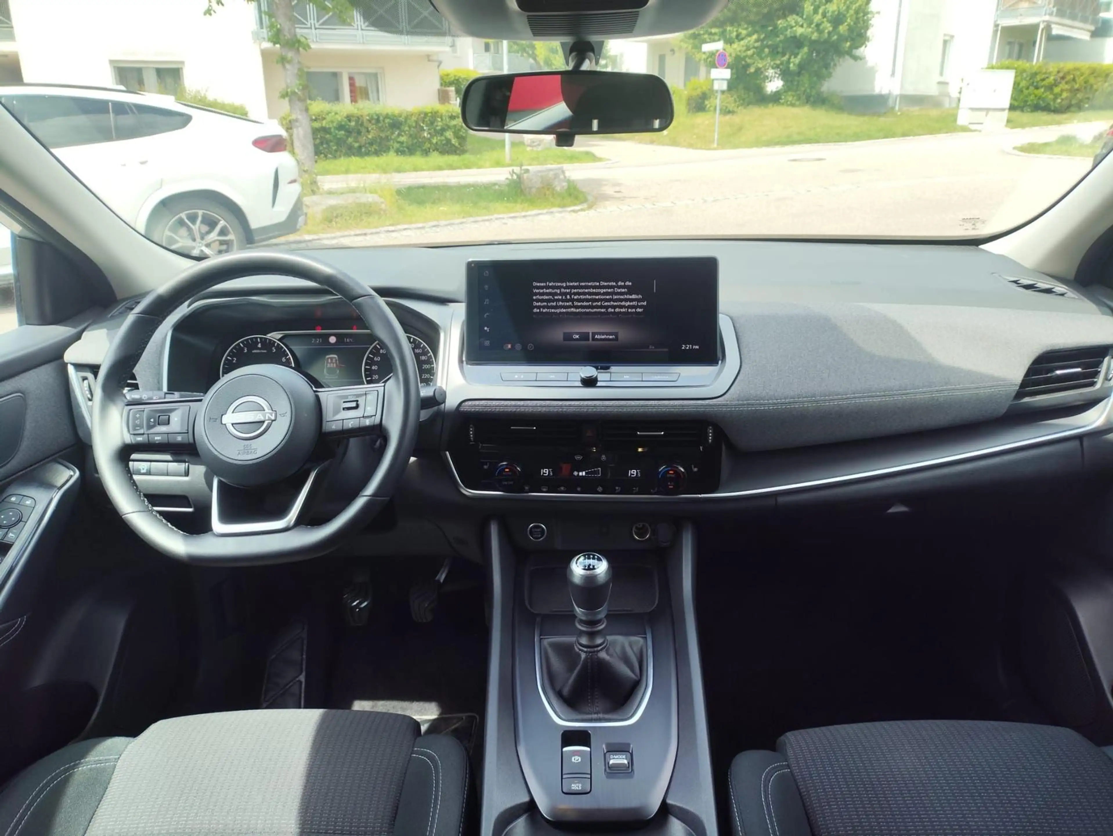 Nissan Qashqai 1.3 DIG-T Acenta Navi Beh. Front 360° SHZ — photo 8