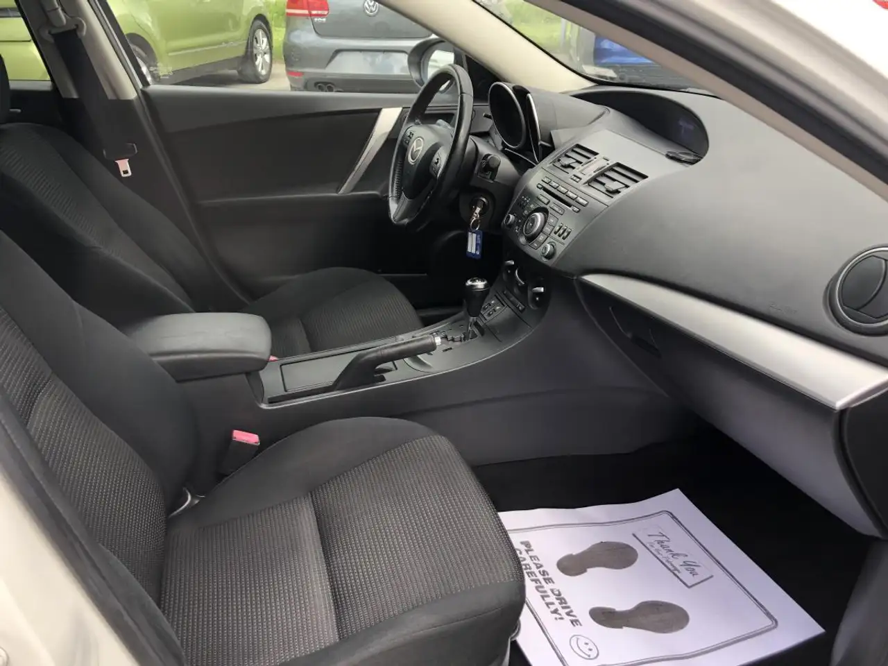 Mazda 3 снимка Mazda 3