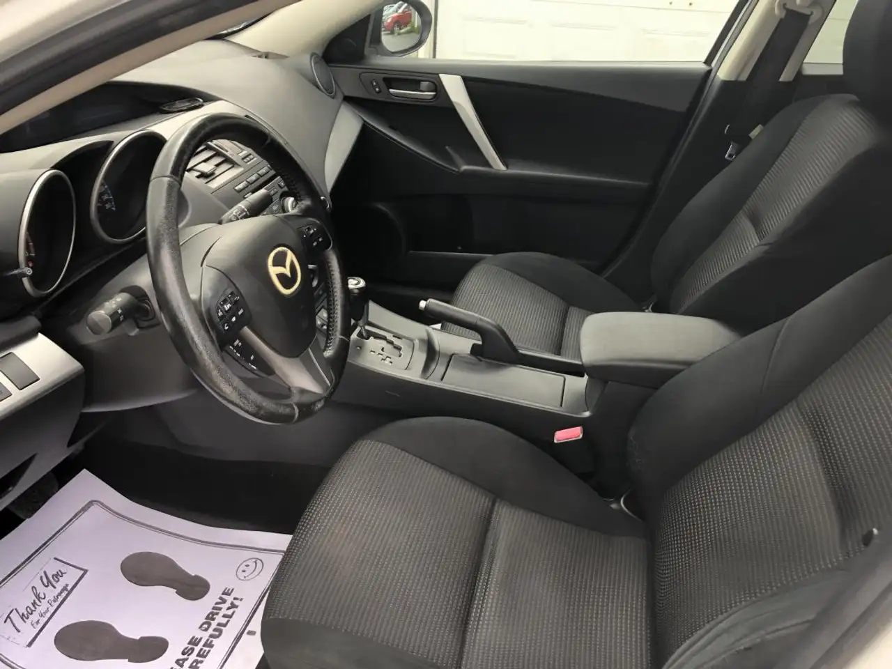 Mazda 3 снимка Mazda 3