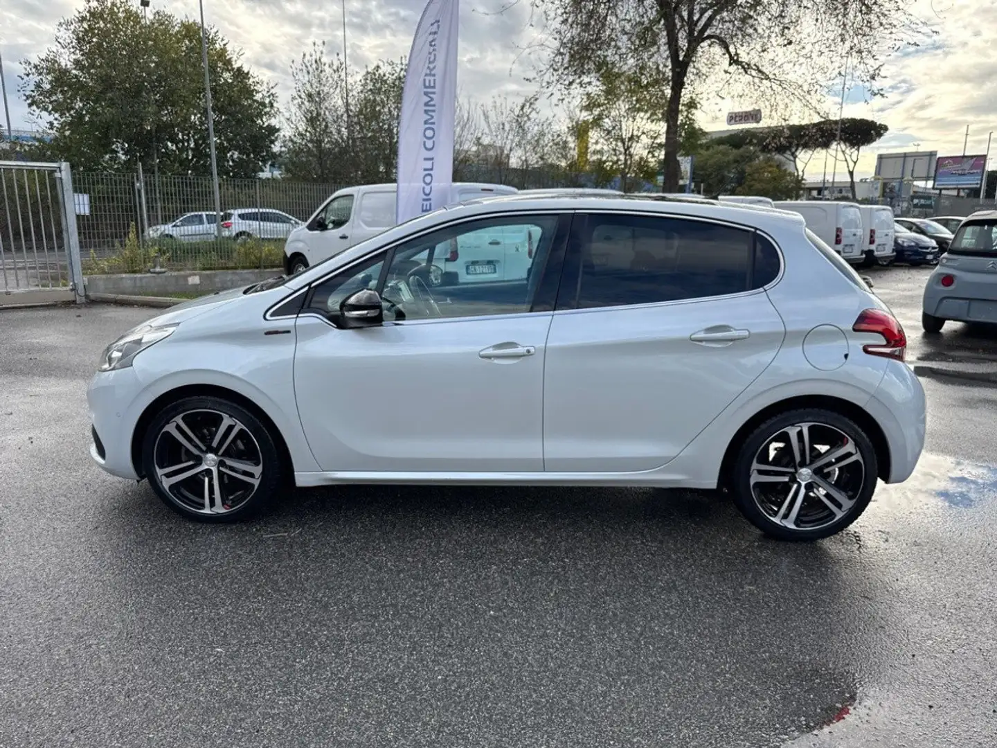 Peugeot 208 GT Line PureTech Turbo 110cv EAT6 S/S au Bianco - 2