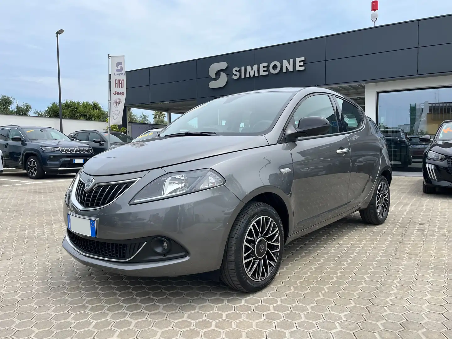 Lancia Ypsilon Ypsilon  1.0 Firefly Hybrid Platino s Gris - 1