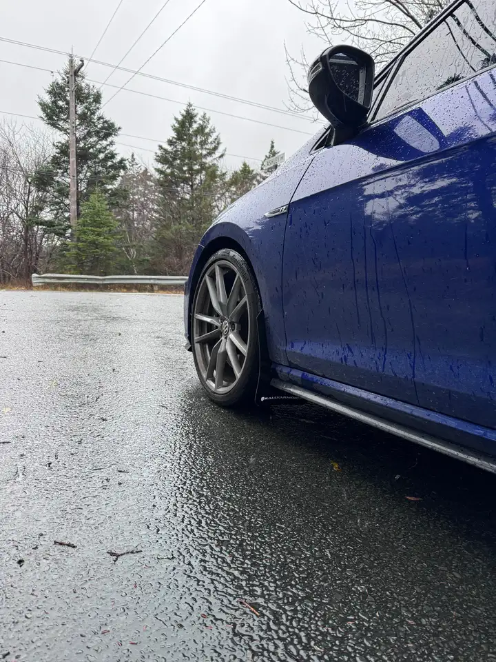 Volkswagen Golf R снимка Volkswagen Golf R