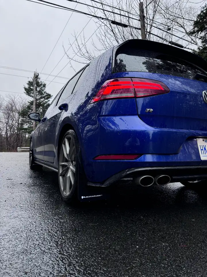 Volkswagen Golf R снимка Volkswagen Golf R