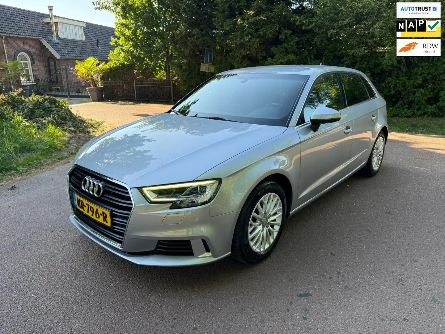 Audi A3 Sportback 1.0 TFSI Sport Lease Edition / Navi / Xe Grijs - 1