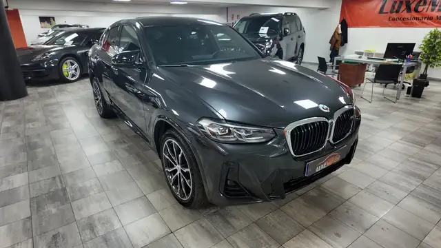 BMW X4 view 8