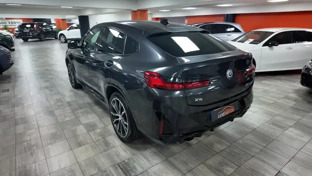 BMW X4 view 4