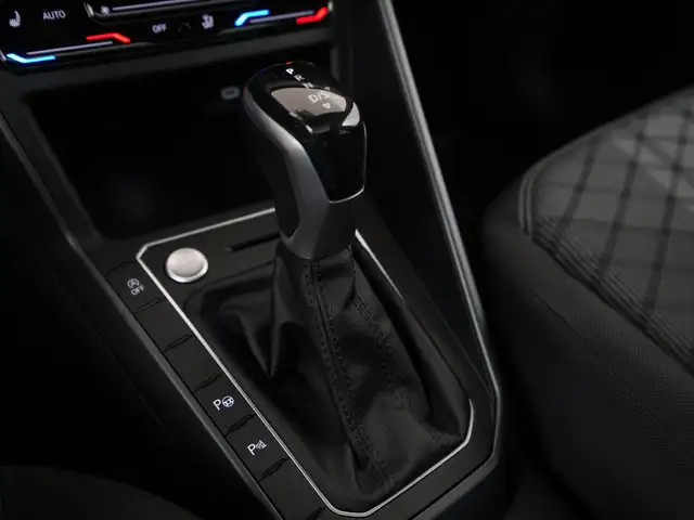 Volkswagen Polo view 10