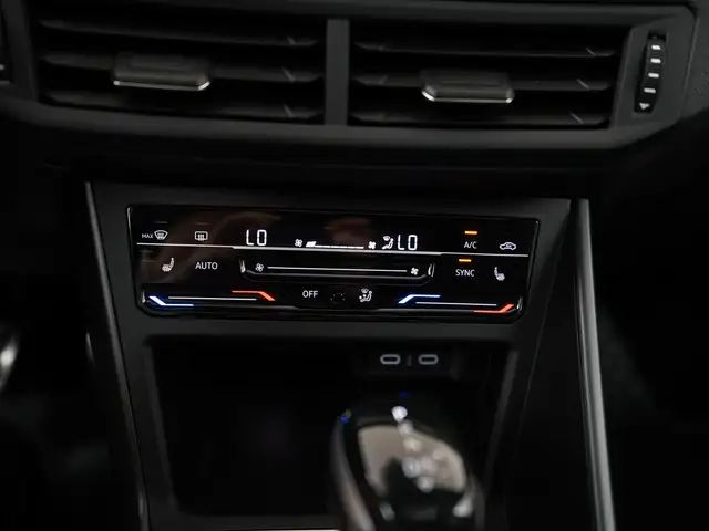 Volkswagen Polo view 11