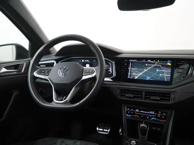 Volkswagen Polo view 5