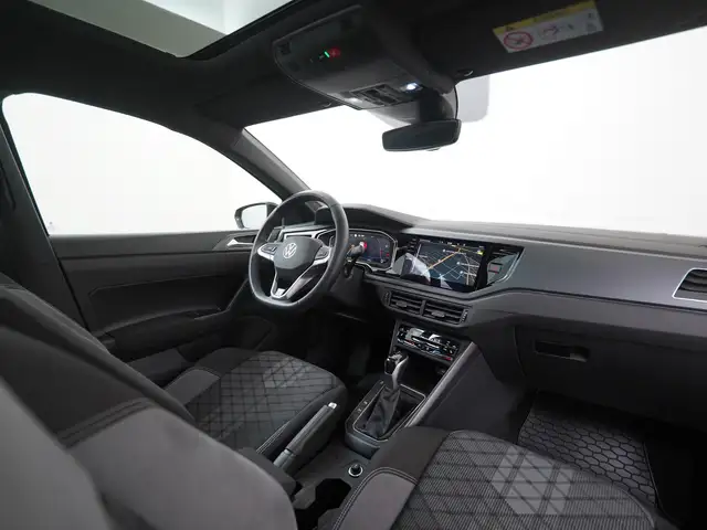 Volkswagen Polo view 2